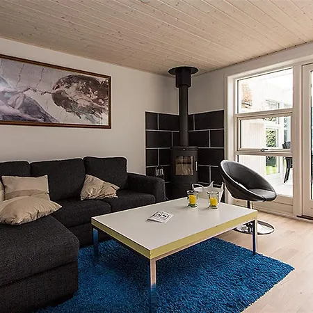 Three-bedroom Holiday In * Hals