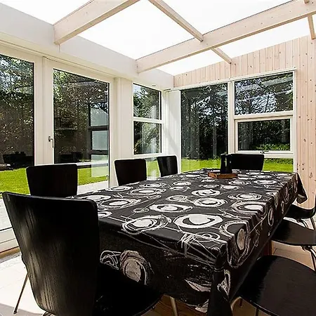 Three-bedroom Holiday In * Hals