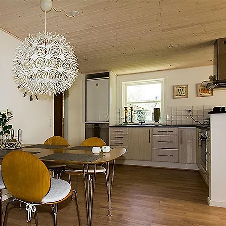 Three-bedroom Holiday In * Hals